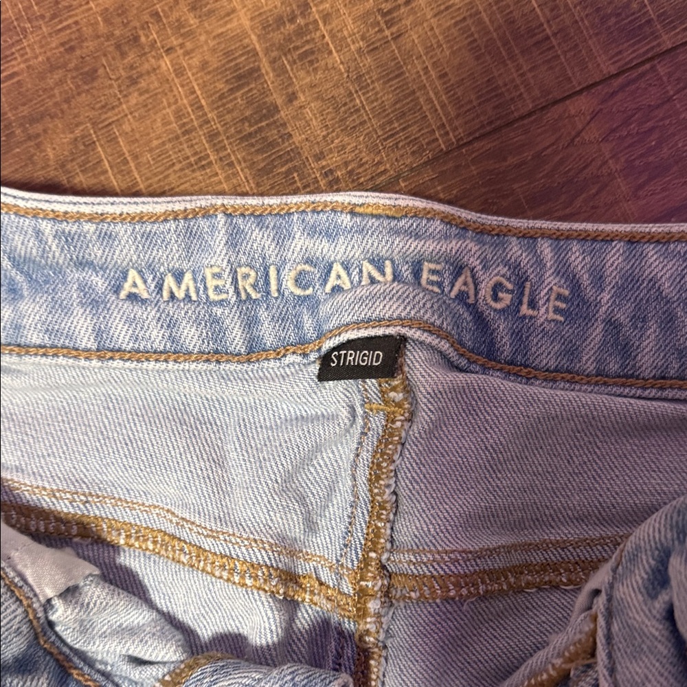American Eagle Outfitters Light Wash Straight Leg Jeans - Picture 2 of 5